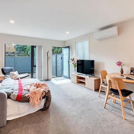 Greenwich Townhouse With Parking And Air-Con Auckland Exteriör bild